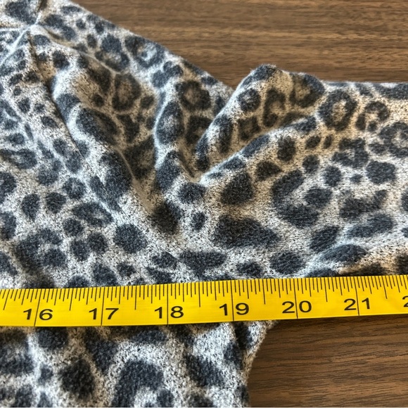 ❤️ White House Black Market Animal Print Cardigan XS - Picture 8 of 12